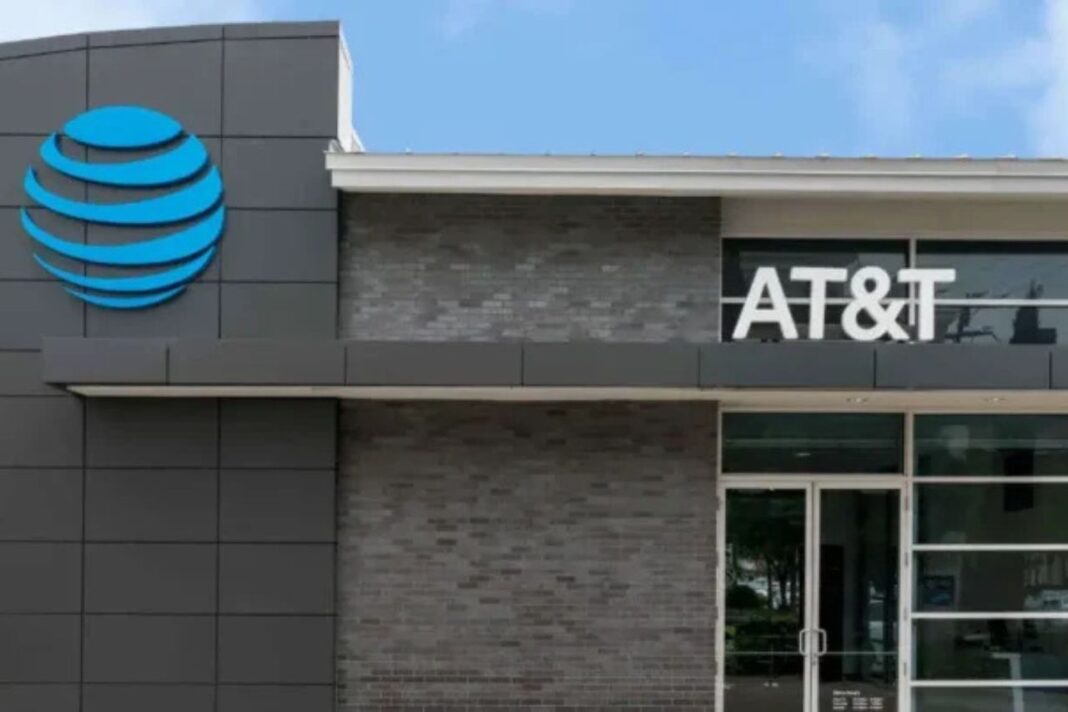 Hacker Arrested After Trying to Sell AT&T’s Confidential Phone Records