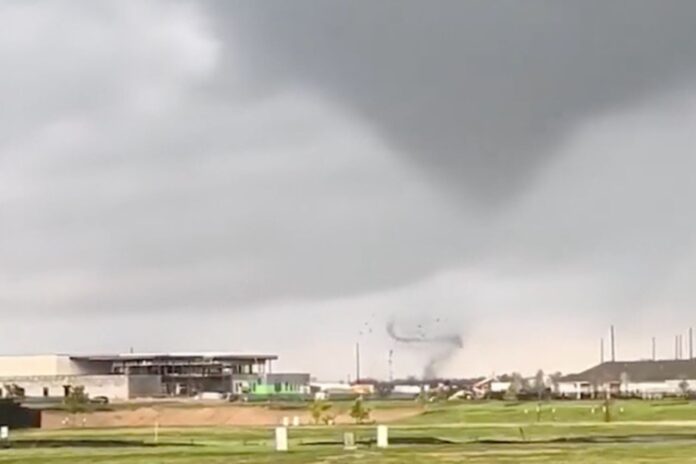 Devastating Tornadoes Rip Through Southern U.S., Leaving at Least 4 Dead