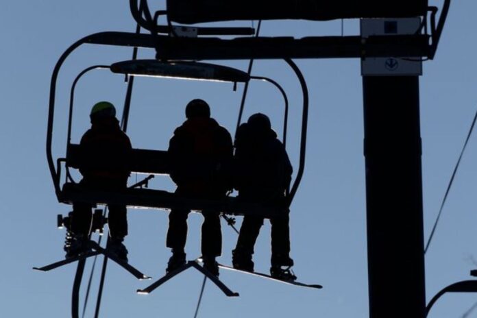 Terrifying Ski Lift Crack Leaves Over 170 Stranded in Colorado Mountain Drama