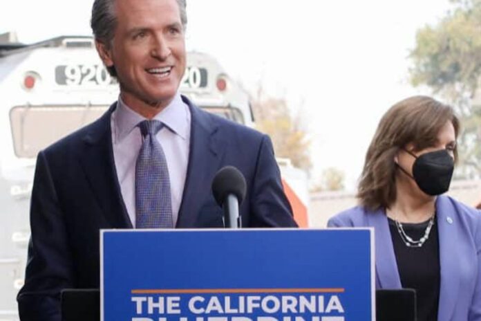 Biden and Newsom's EV Initiative Adds New Twist to Californians' Wildfire Evacuation Plans