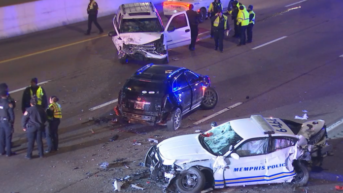 Midnight Chaos on I-240: Police Officers Struck During Crash Investigation