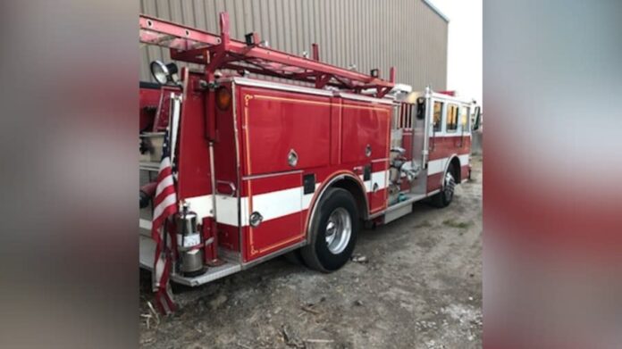 Two Arrested for Trying to Enter Palisades Evacuation Zone in Fake Fire Truck Police Say