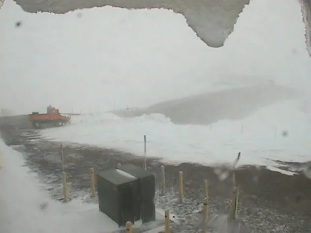 Blizzard in Paradise? Hawaii Braces for Snow, Hurricane-Force Winds & Flooding