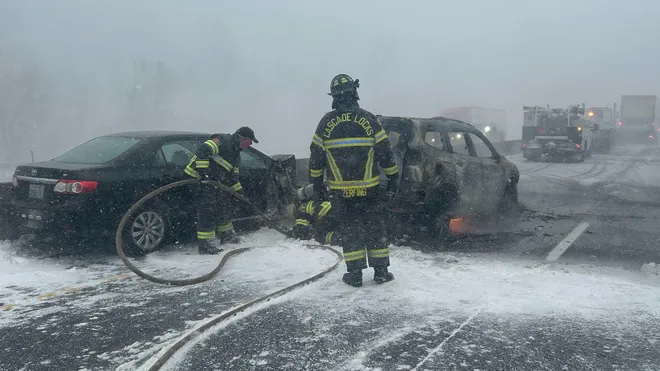 Whiteout Chaos: 100-Vehicle Pileup Shuts Down Oregon’s I-84